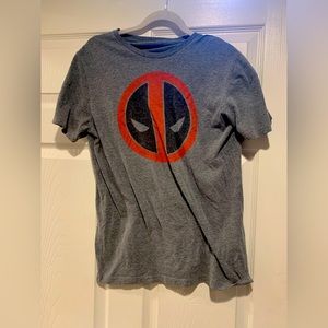 Old Navy’s Marvel’s Deadpool Logo men’s medium shirt
